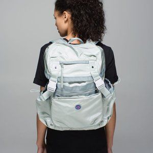 Lululemon Travelling Yogini Rucksack Minty Grey / Earl Grey